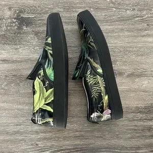 Gucci | Shoes | Gucci Shanghai St Tropical Slip On Shoes  display picture 1